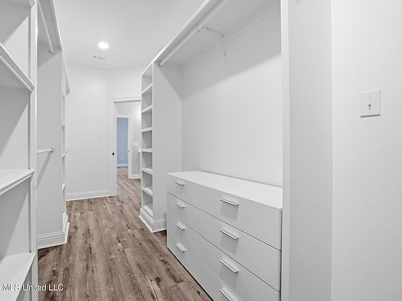4th image of 6710 Maurepas Cir