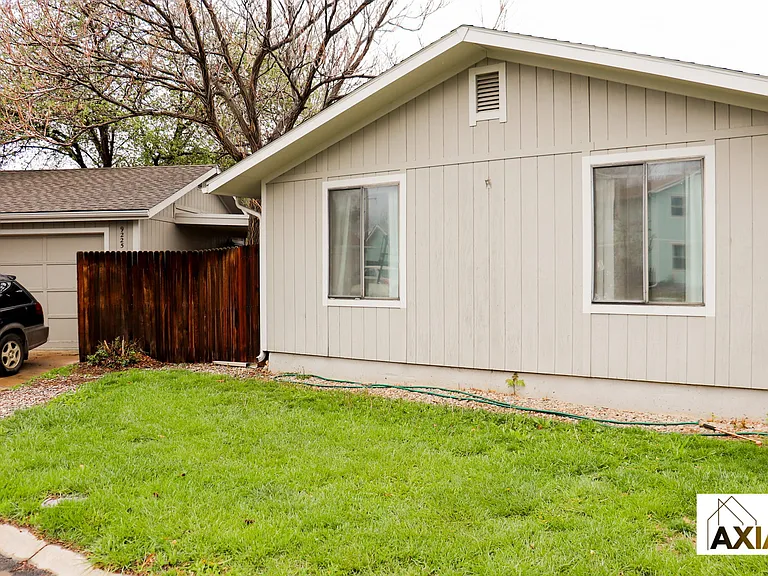 9225 Pierce St — Photo 1