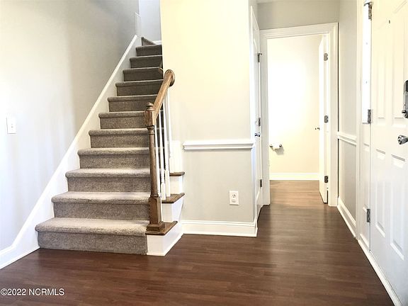 5th image of 2316 Sadler Dr #B