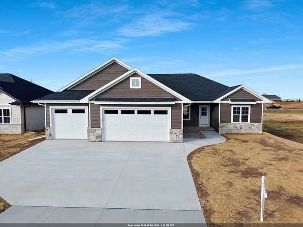 1417 Crossroads Dr, De Pere, WI 54115