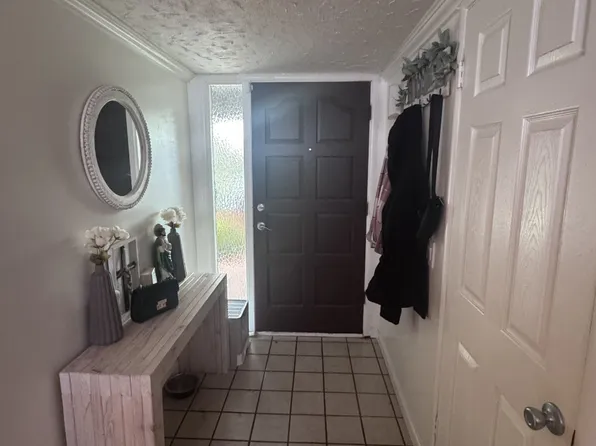 708 Riverlake Way #2, Sacramento, CA 95831