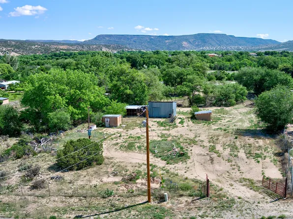 886 County Road 57, Velarde, NM 87582