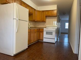 10354 Michael Todd Ter #2E, Glenview, IL 60025