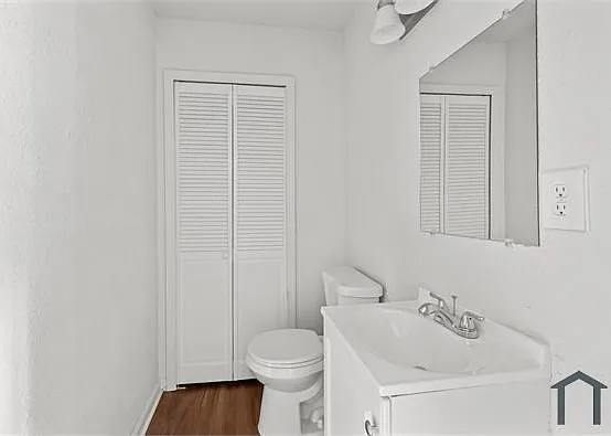 576 Sun Valley Rd — Photo 10