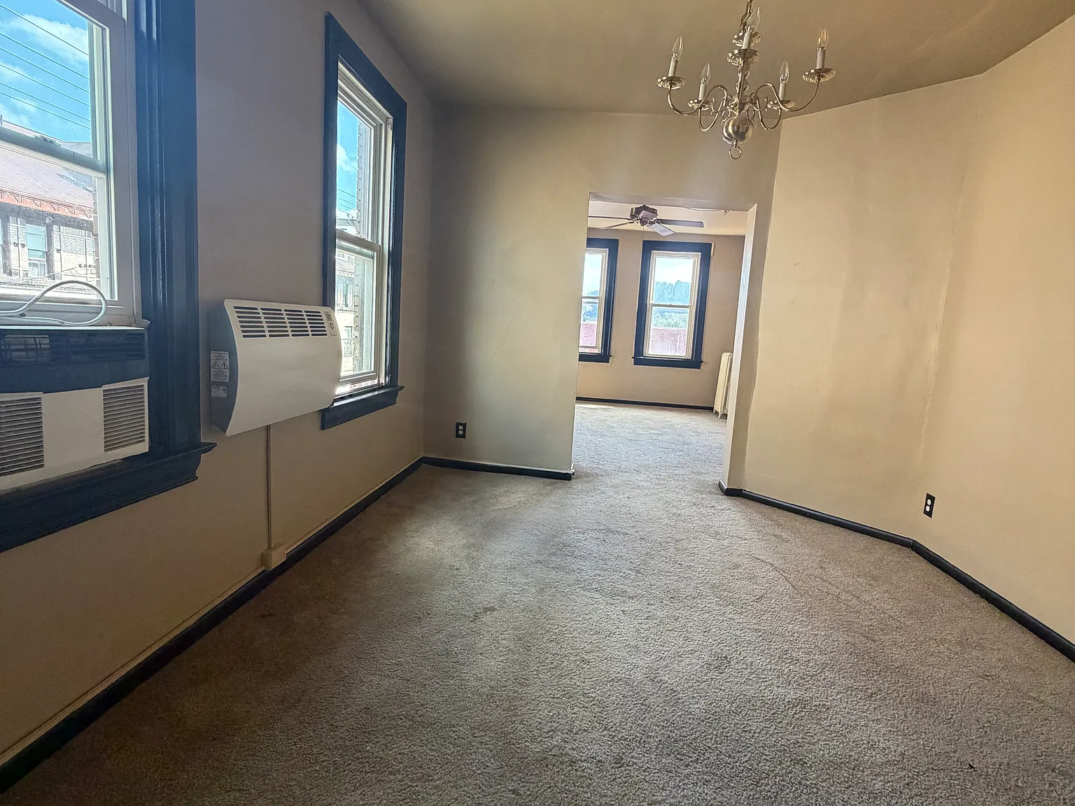 2 bed, $1,100 — Photo 2