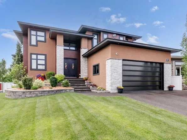 57 N Lazaro Close, Red Deer, AB T4R 0R8