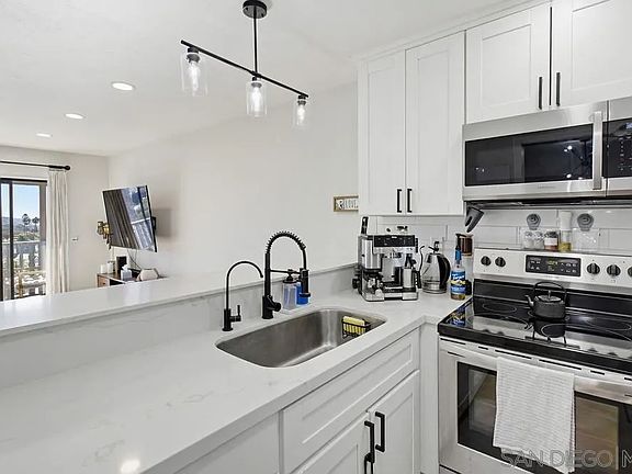 5th image of 6924 Hyde Park Dr Unit 306