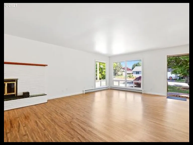 2808 17th Ave — Photo 3