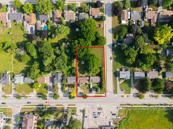 98 Eagle St, Newmarket, ON L3Y 1J4