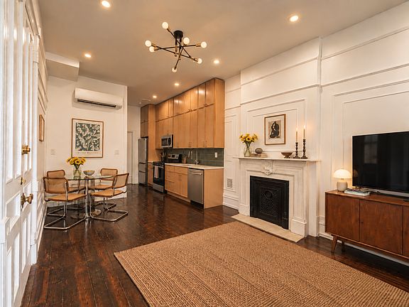 3rd image of 460 9th St APT 2