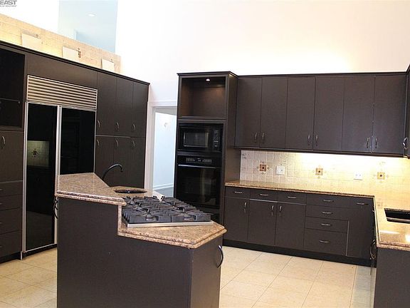 5th image of 1211 Whispering Oaks Dr
