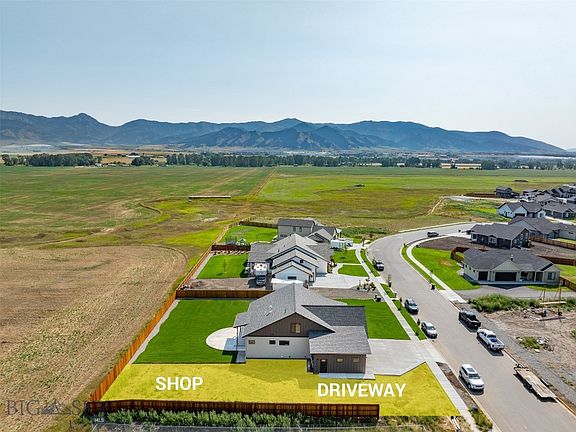 3rd image of 2201 Oriole Dr