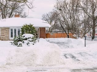 1128 Sylvania Dr, Mississauga, ON L4Y 2M1