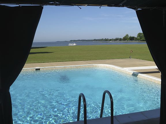 50ft pool with diving board