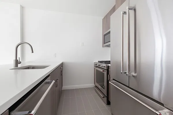 Rented by Greystar | media 23