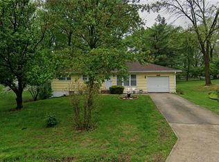 5716 NW Hutson Rd, Kansas City, MO 64151