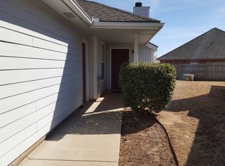 802 SW 36th St, Moore, OK 73160