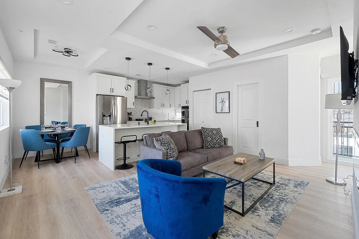 2 bed, 3.0 bath, 1140 sqft, $2,617 — Photo 2