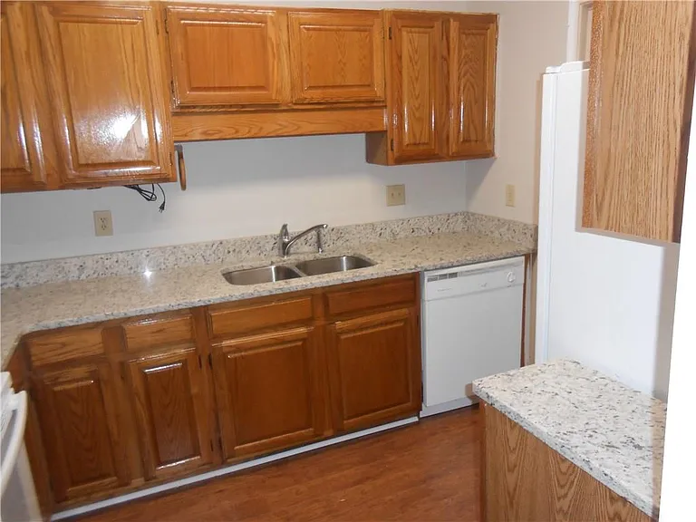 1135 Country Club Pl NW — Photo 6