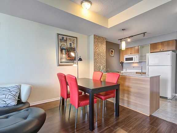 4th image of 38 Grenville St #2906