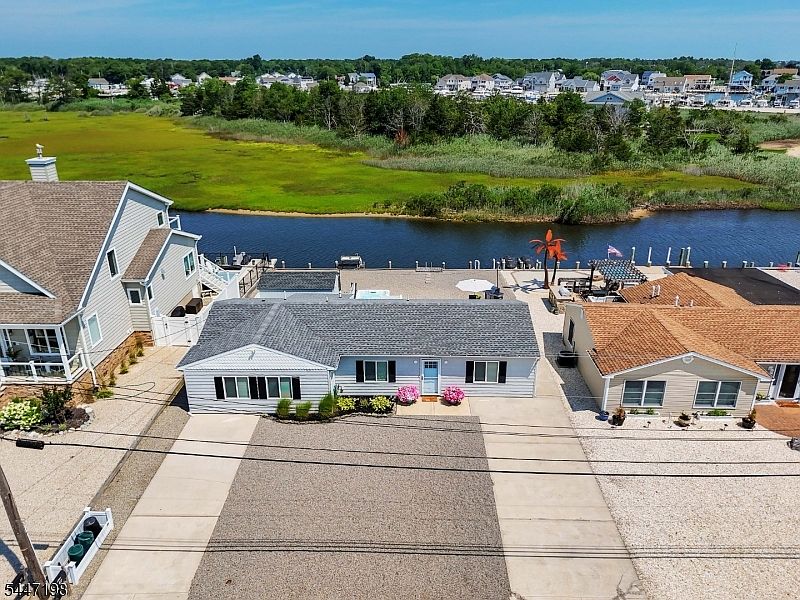 1st image of 67 Hornblower Dr