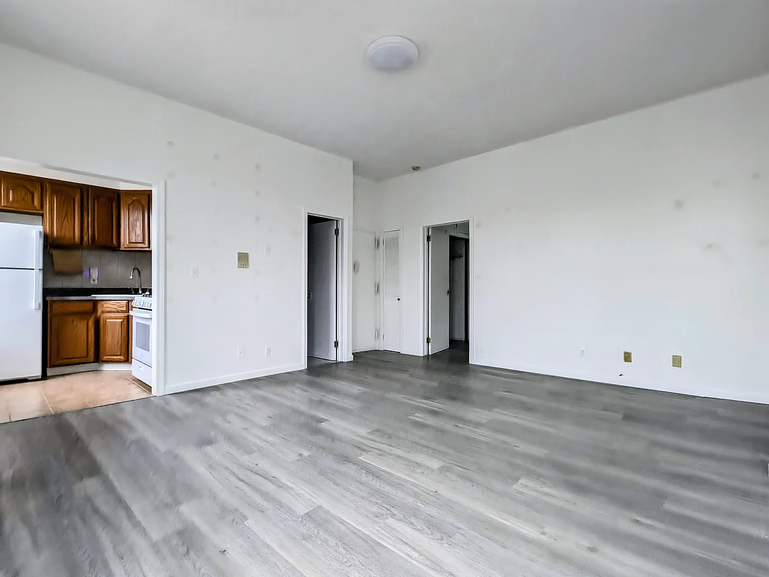 60-49 Catalpa Avenue — Photo 4