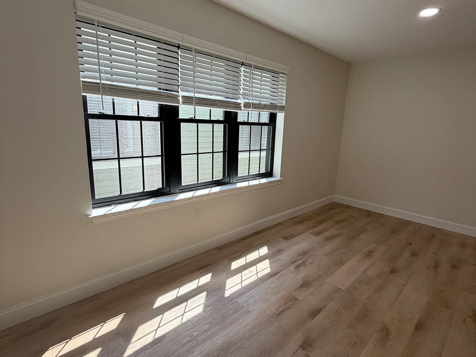 1 bed, 1.0 bath, $2,950 — Photo 4