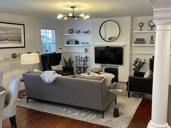 Living room/dining room