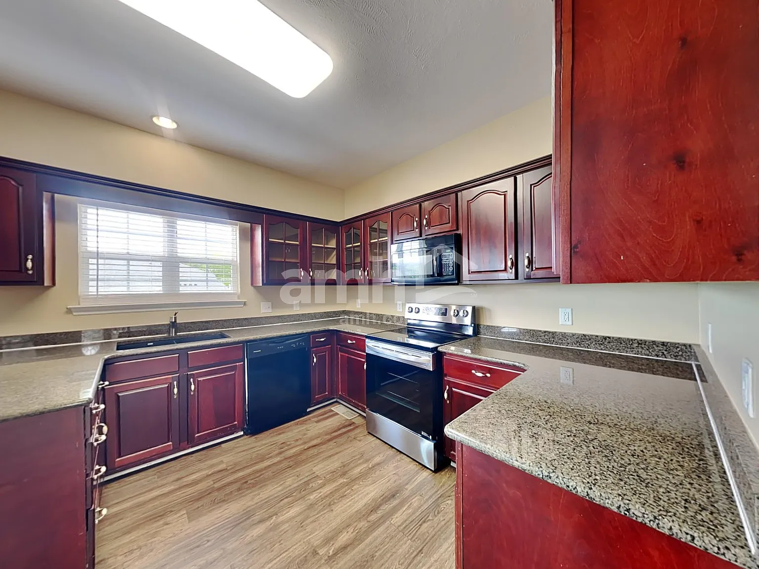4 bed, 3.5 bath, 3486 sqft, $3,095 — Photo 3