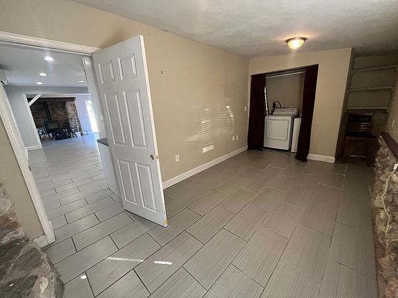 5th image of 11101 Crescent Lake Dr