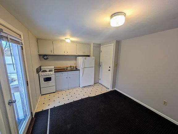 2nd image of 115 1st Ave SW #5