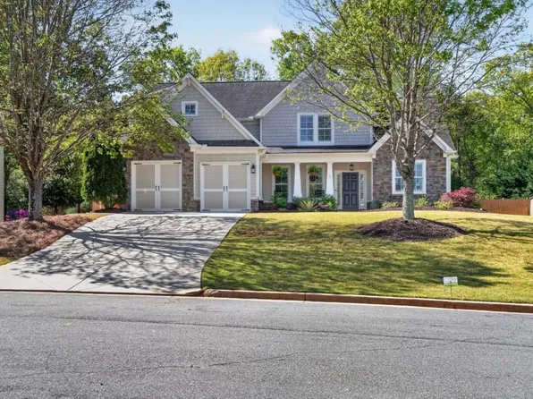 8230 Gracen Dr, Gainesville, GA 30506