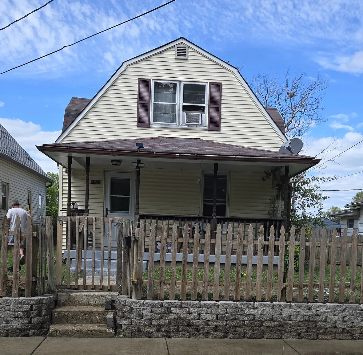 2910 Newton Ave photo 1