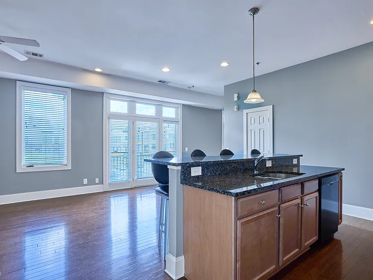 301 Augusta St #202 — Photo 4