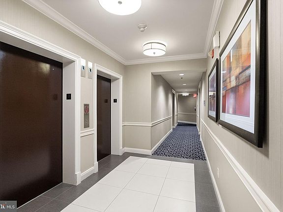 5th image of 1625 International Dr Unit 305
