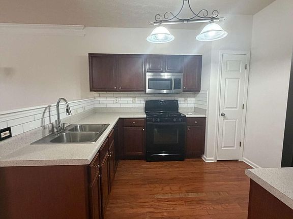 5th image of 325 Parc River Blvd