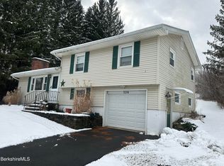 320 Pleasant St, Lee, MA 01238