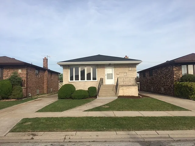 388 Saginaw Ave photo 1