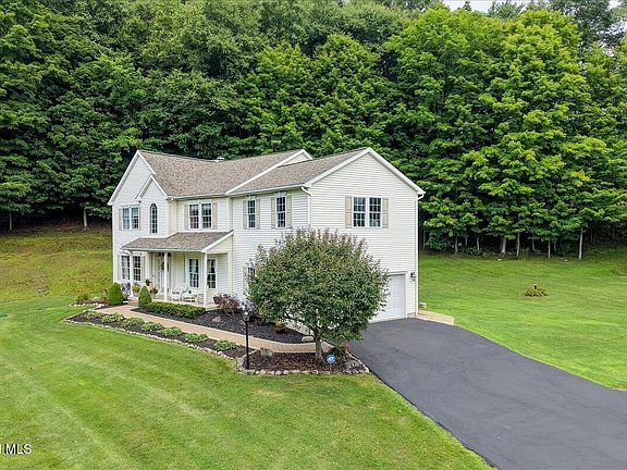 4th image of 40 Vischer Ferry Road