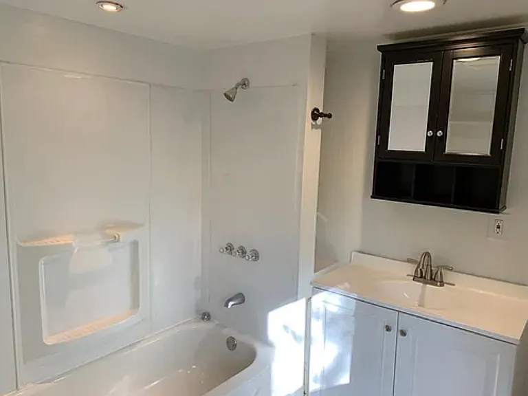 434 W Commerce St #1 — Photo 18