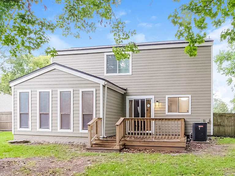 6911 Coleus Ct — Photo 17