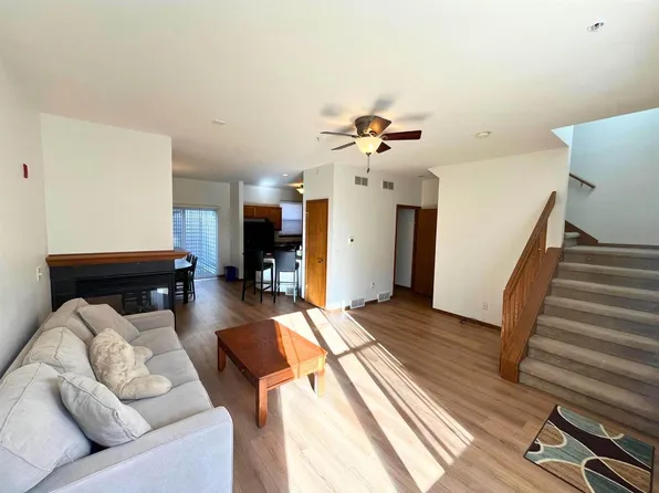 33 South Gardens Way, Fitchburg, WI 53711