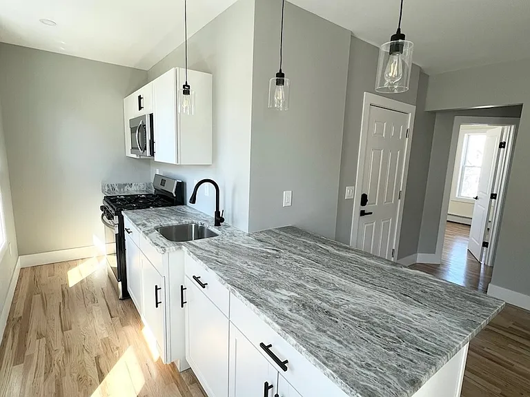 416 Park St #3 — Photo 3