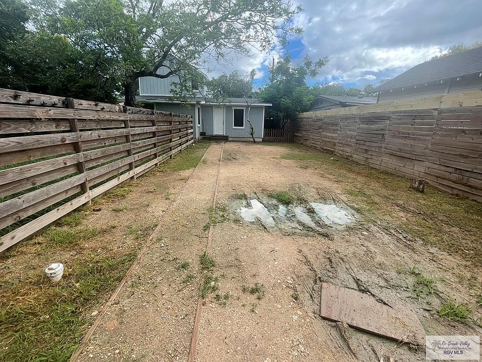 1st image of 834 E St