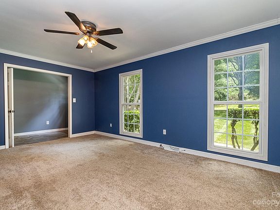 5th image of 4042 Bridgewood Ln