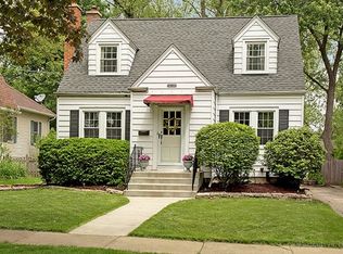 378 Elm St, Glen Ellyn, IL 60137