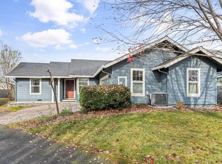 1240 Shafer Ln, Medford, OR 97501