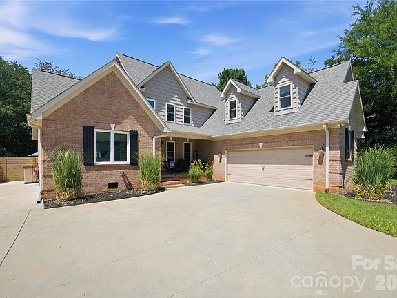 2nd image of 393 Ponderosa Cir