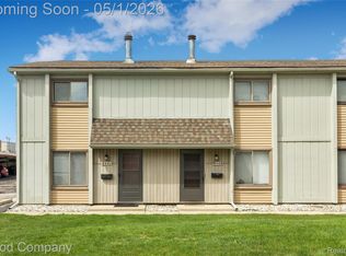 2451 Samoset Rd, Royal Oak, MI 48073
