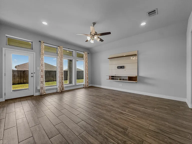 2157 Winsbury Way — Photo 8